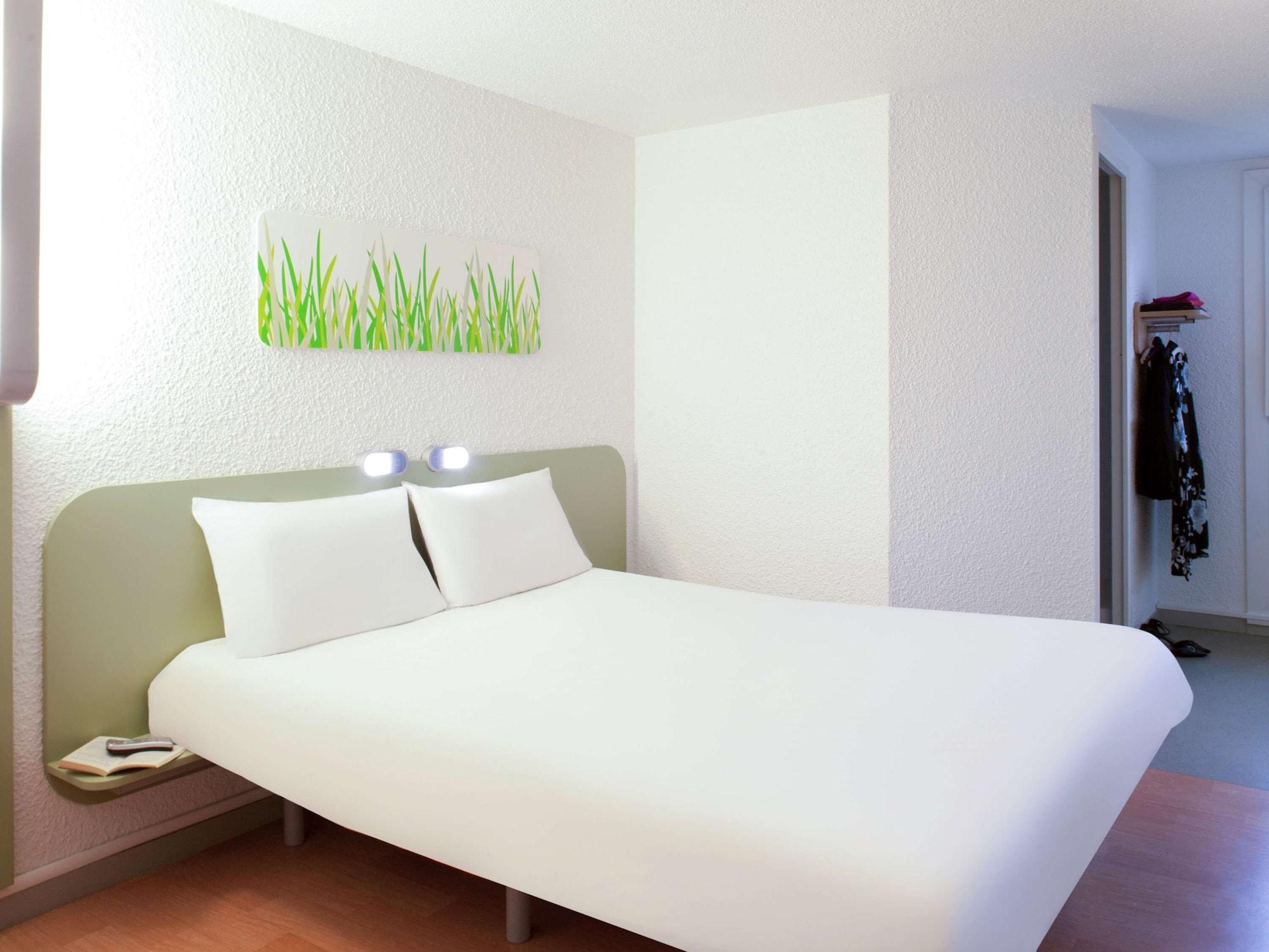 ibis budget Tarbes Buitenkant foto
