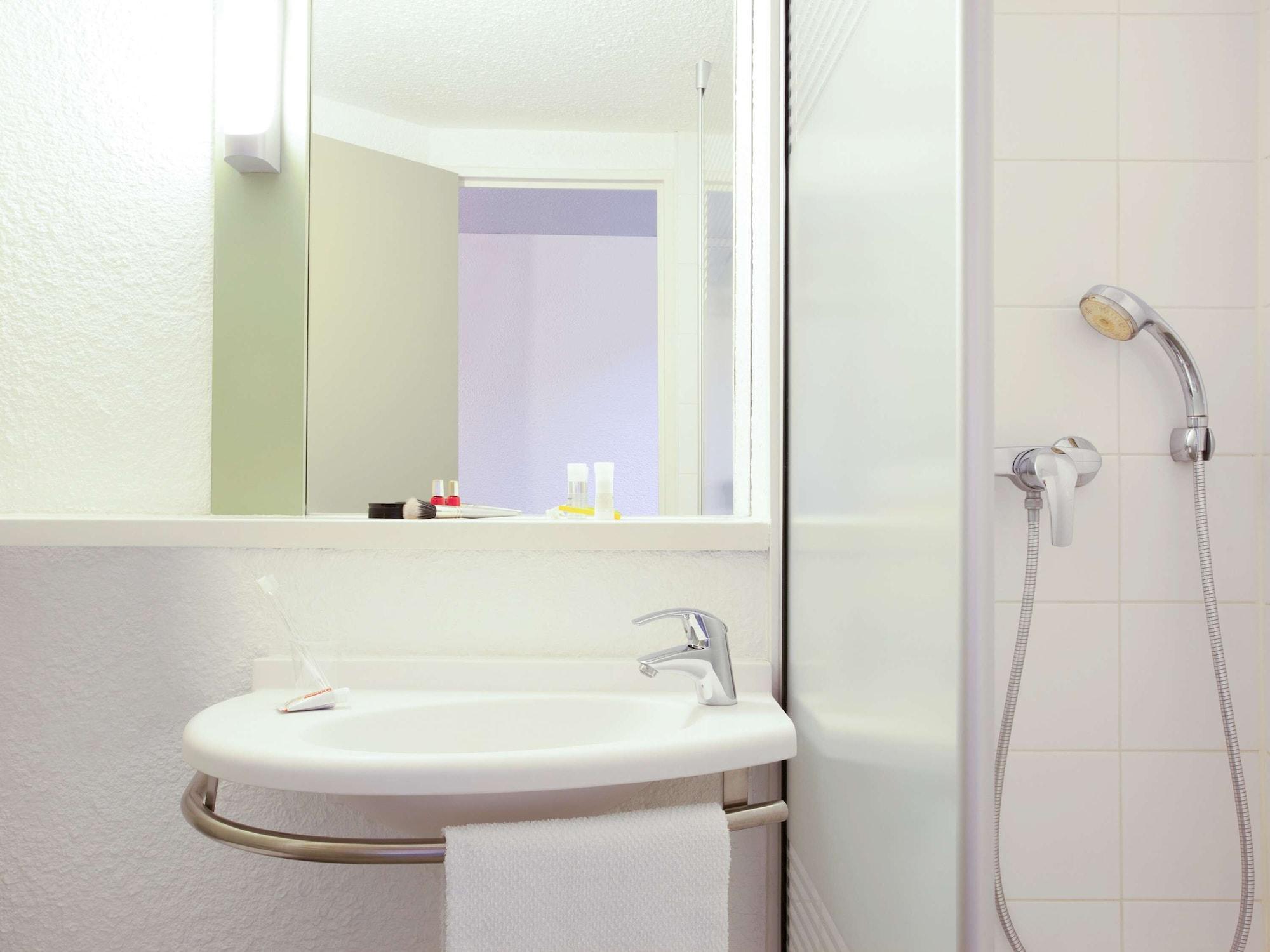 ibis budget Tarbes Buitenkant foto