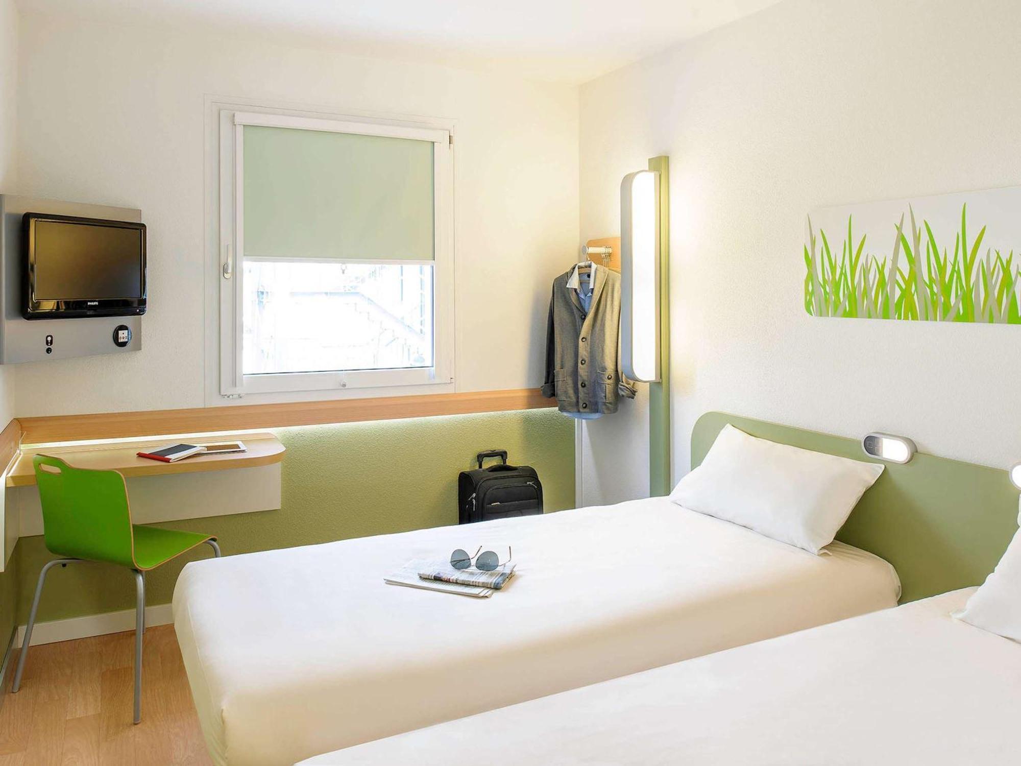 ibis budget Tarbes Buitenkant foto
