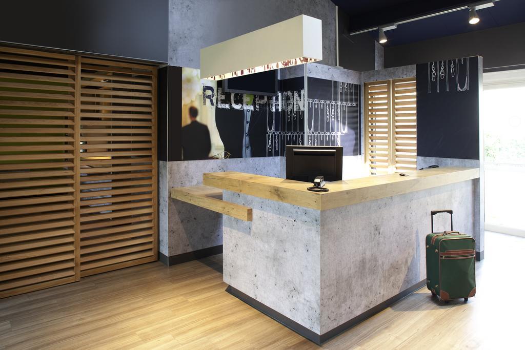 ibis budget Tarbes Buitenkant foto