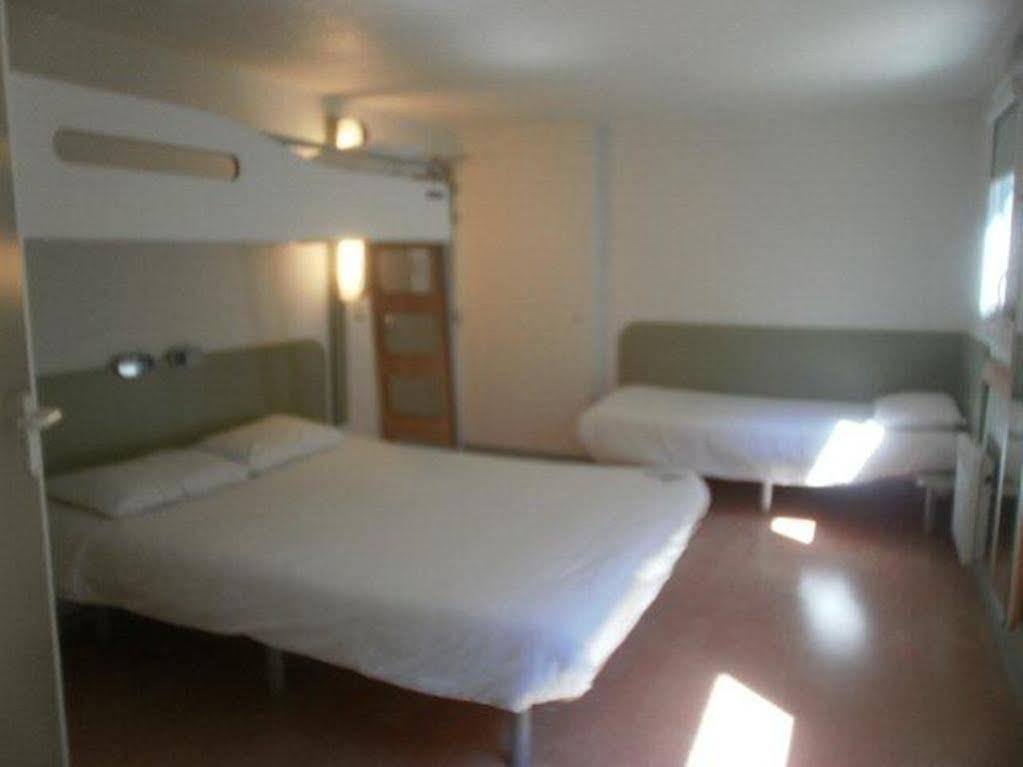 ibis budget Tarbes Buitenkant foto