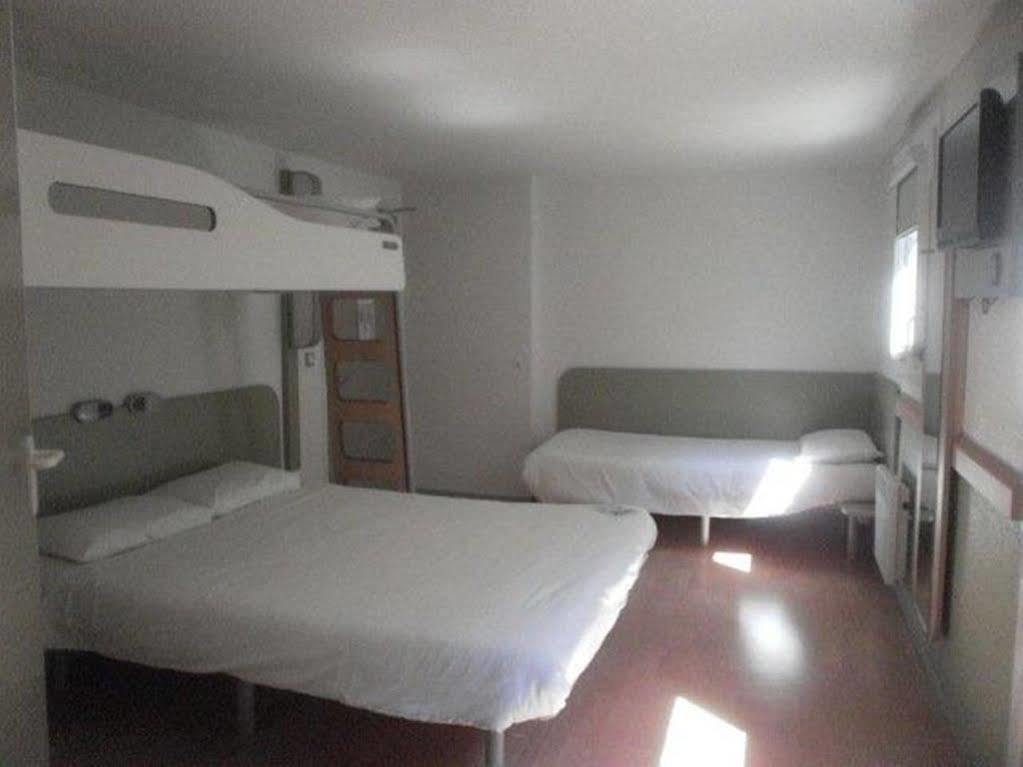 ibis budget Tarbes Buitenkant foto